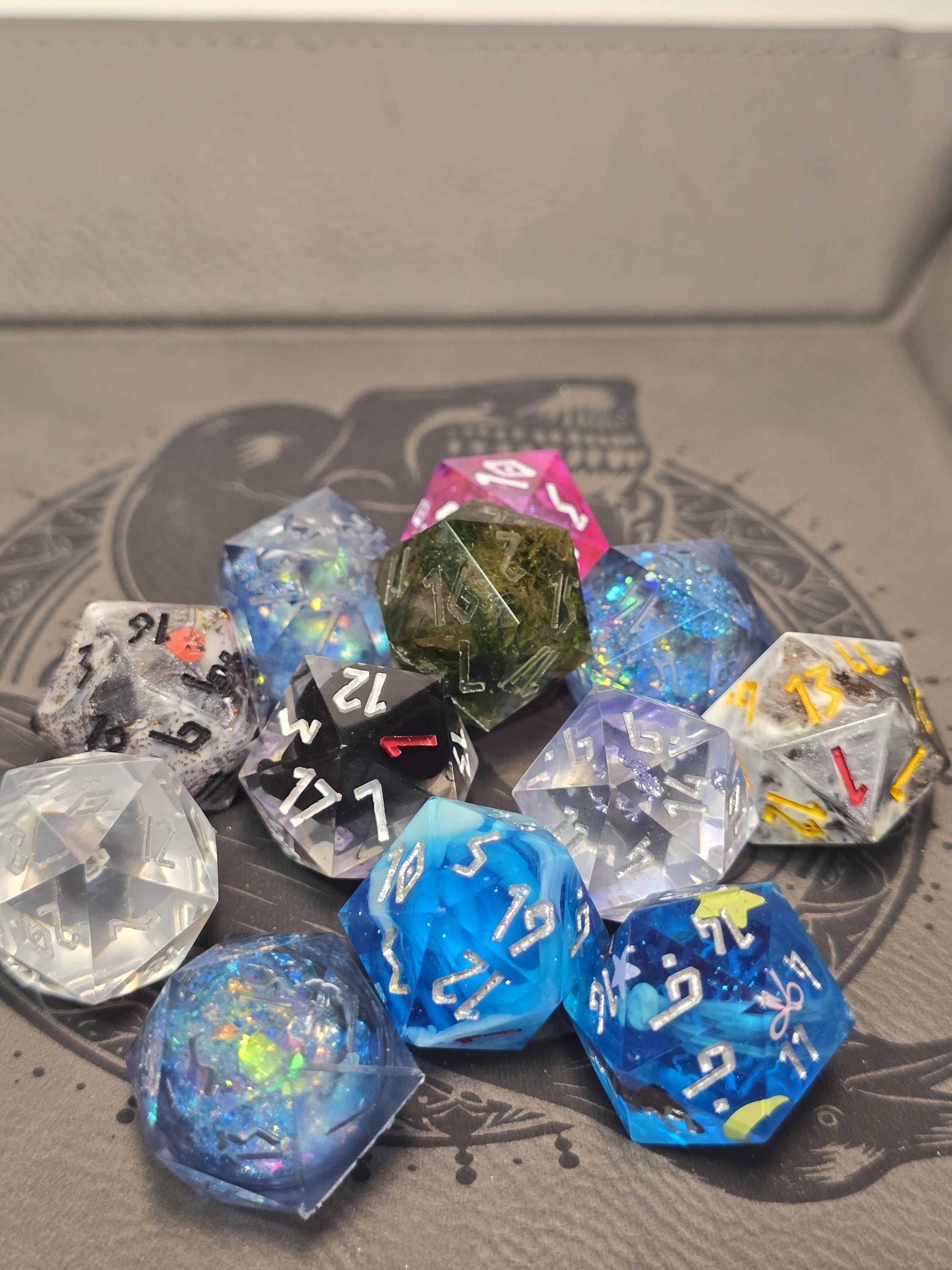 Mystery D20- pre-inked. Dirty pour, liquid core, petri, shelled, cloud....the possibilities are endless.
