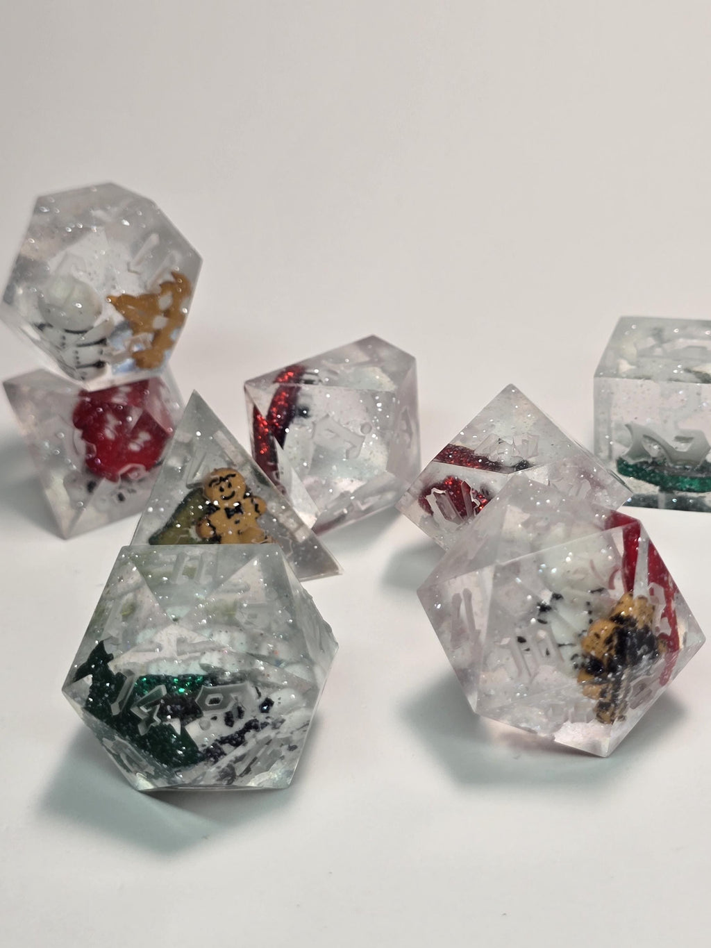 Handmade Polyhedral DnD, TTRPG, Dice Set with Advantage (8 Dice, 2 D20s) - Yuletide Wonders