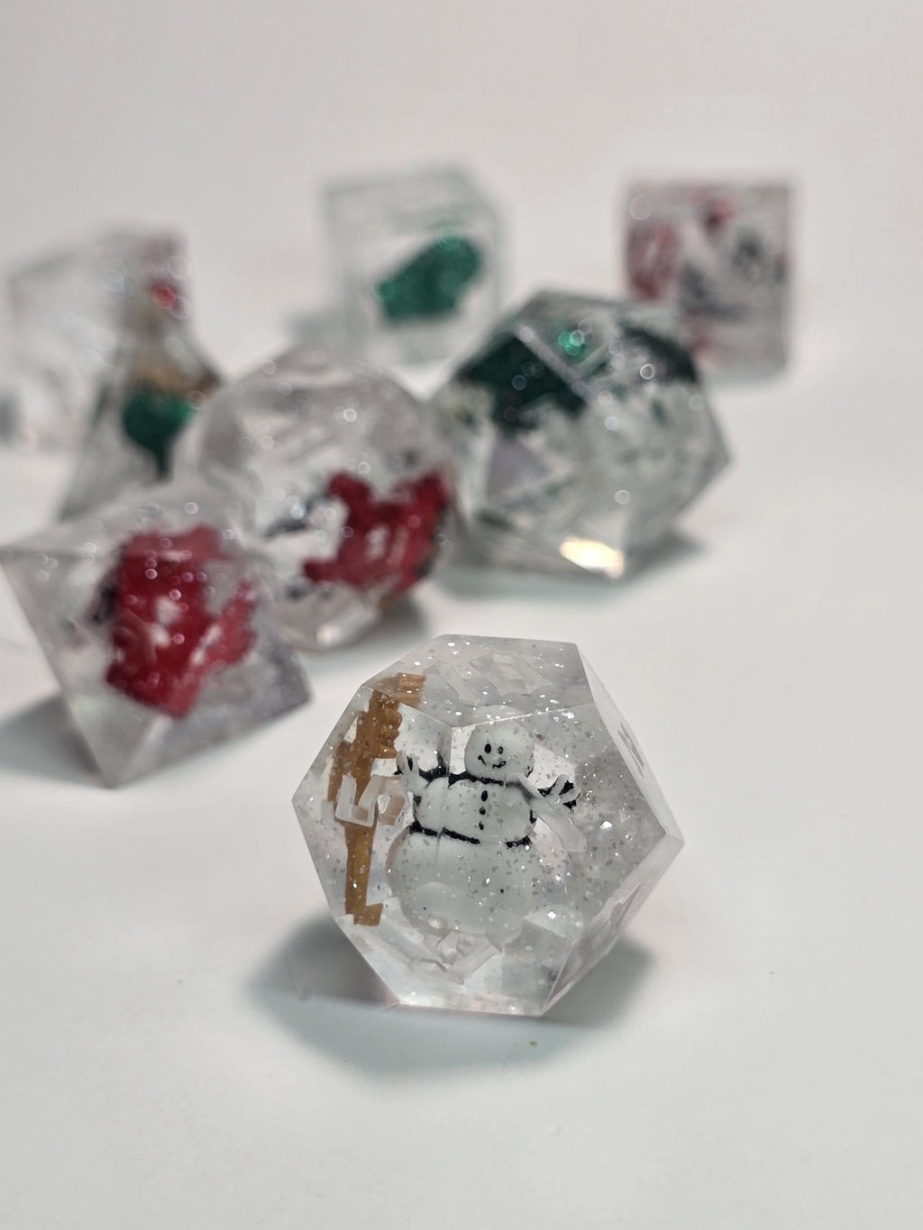 Handmade Polyhedral DnD, TTRPG, Dice Set with Advantage (8 Dice, 2 D20s) - Yuletide Wonders
