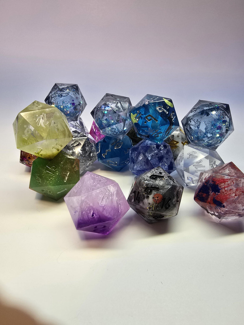 Mystery D20- pre-inked. Dirty pour, liquid core, petri, shelled, cloud....the possibilities are endless.